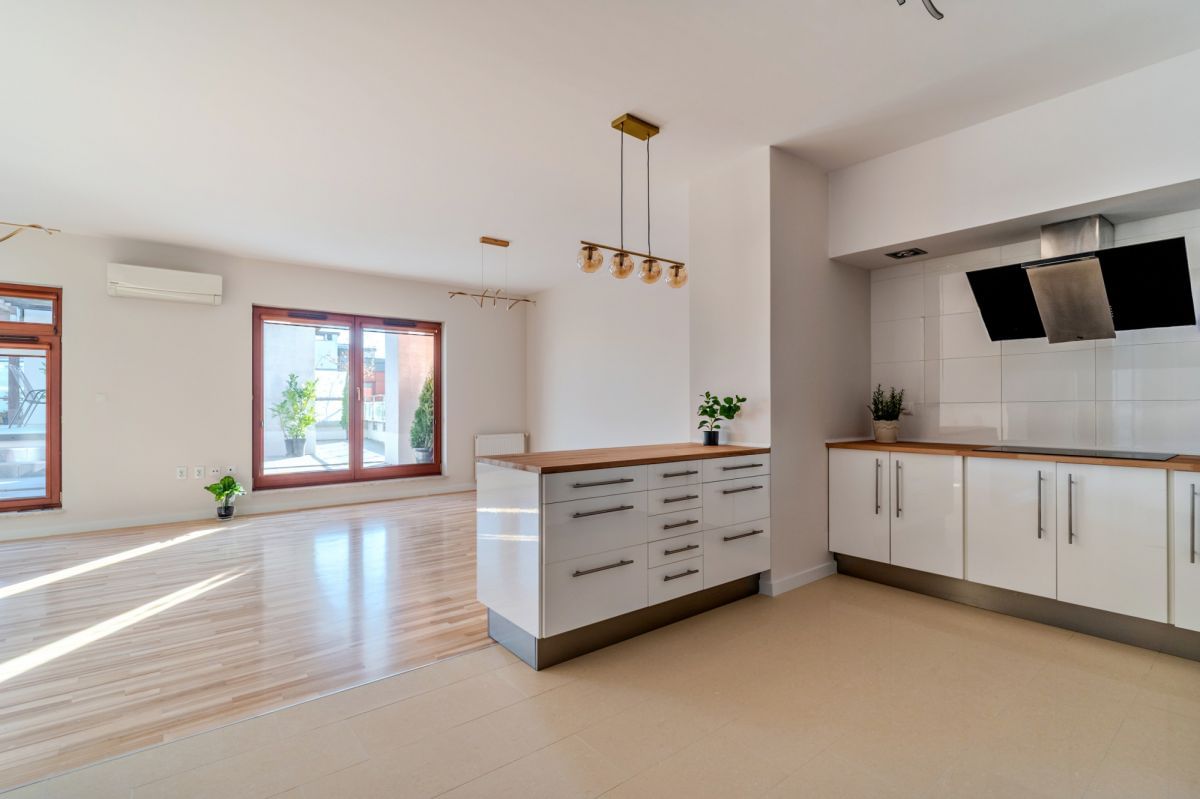 Mieszkanie 5 pokojowe na Sprzedaż