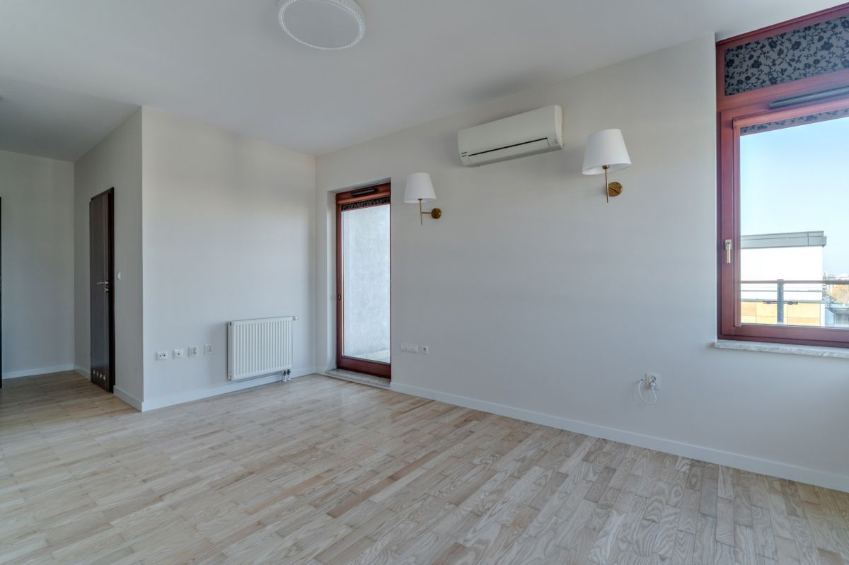 Mieszkanie 5 pokojowe na Sprzedaż