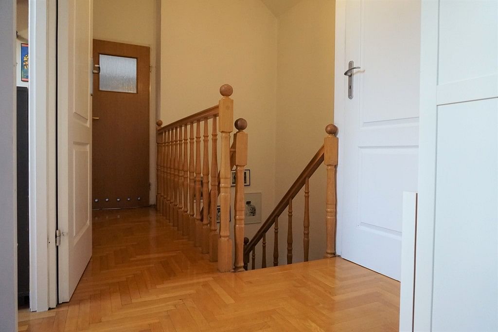 Mieszkanie 6 pokojowe na Sprzedaż