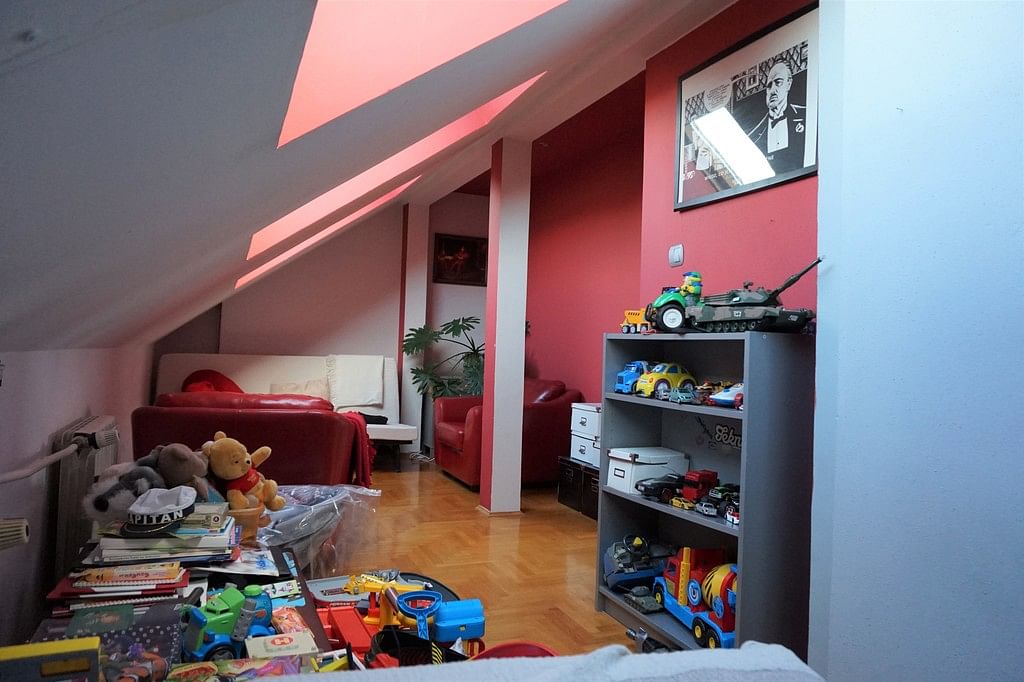 Mieszkanie 6 pokojowe na Sprzedaż