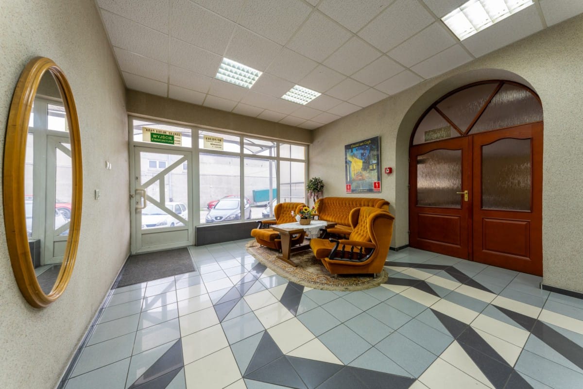 Lokal użytkowy  pokojowe na Sprzedaż