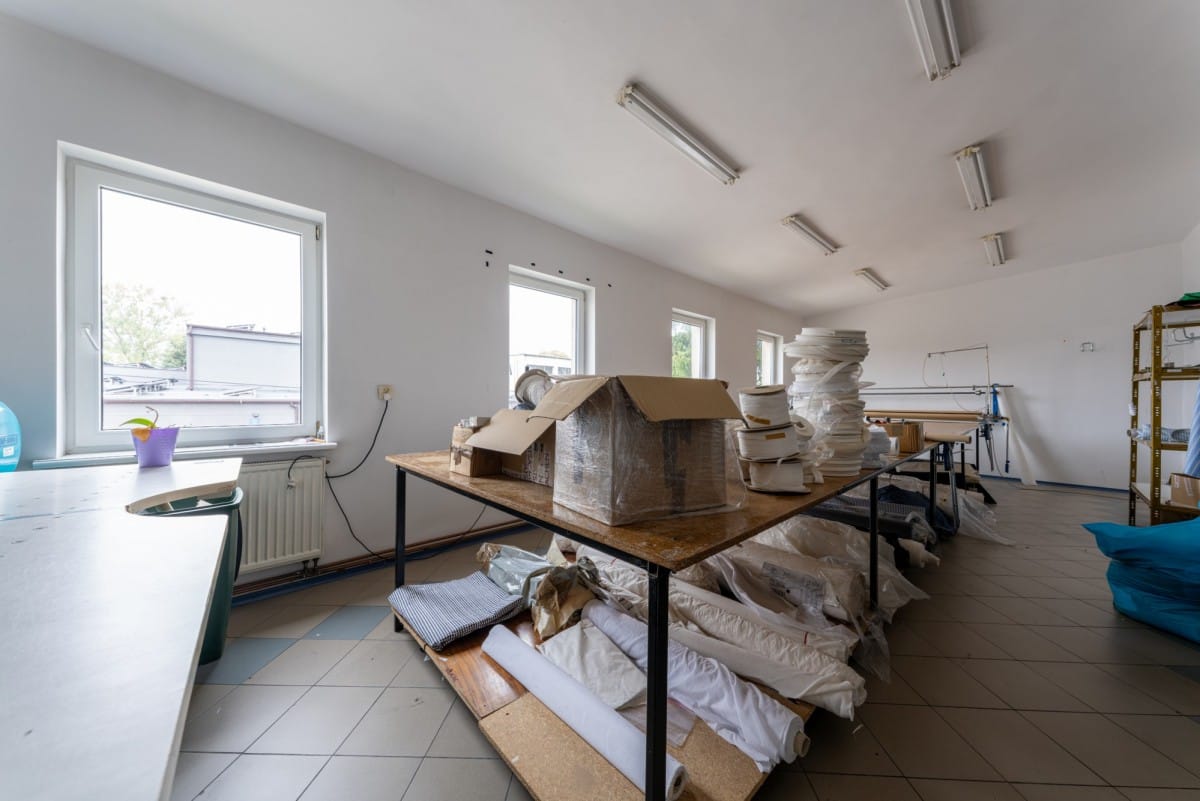 Lokal użytkowy  pokojowe na Sprzedaż