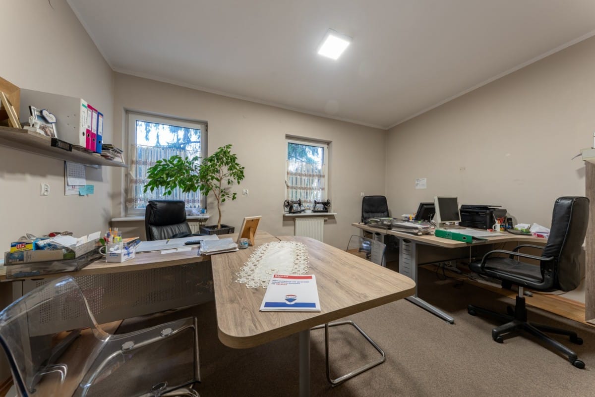 Lokal użytkowy  pokojowe na Sprzedaż