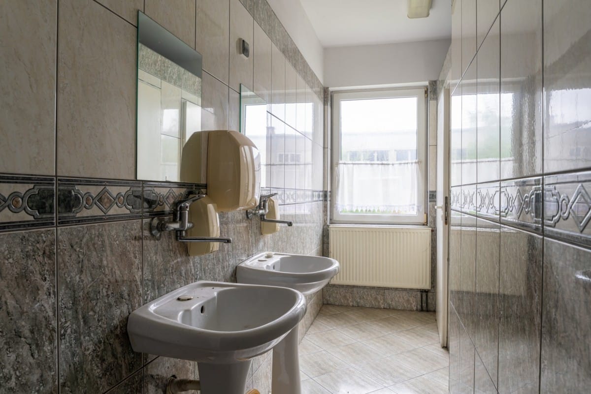 Lokal użytkowy  pokojowe na Sprzedaż