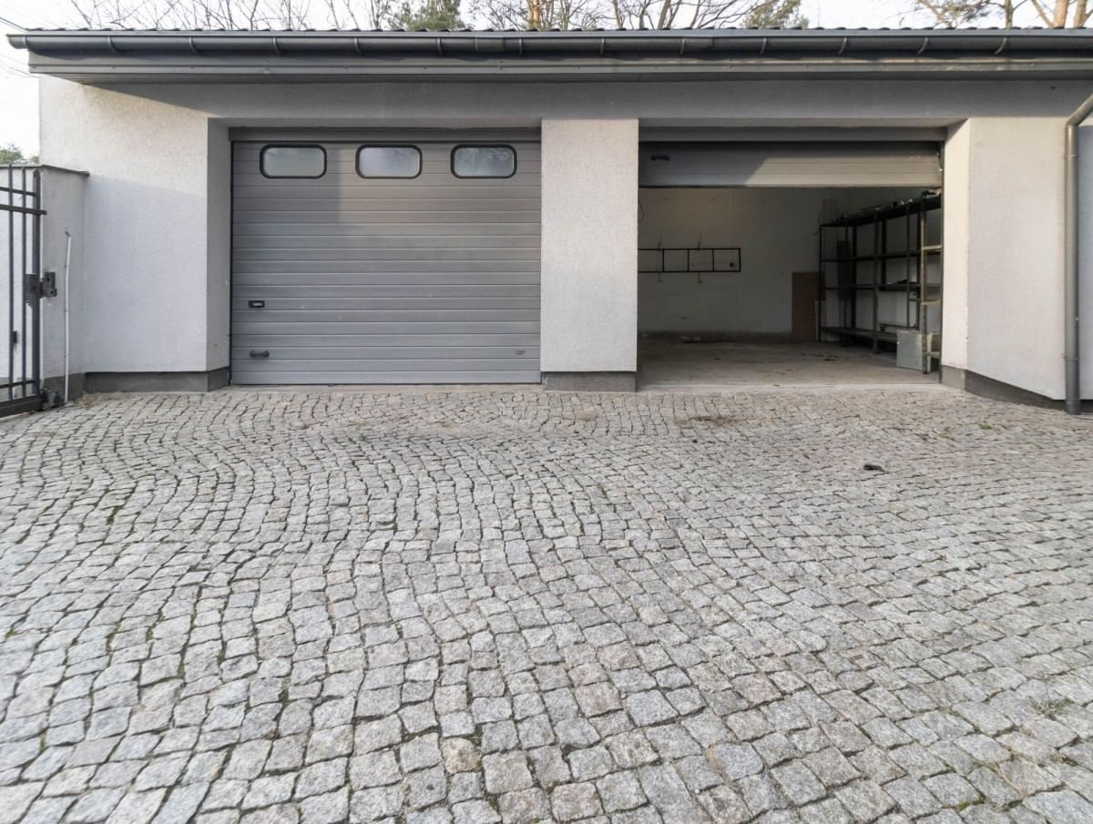 Lokal użytkowy  pokojowe na Sprzedaż