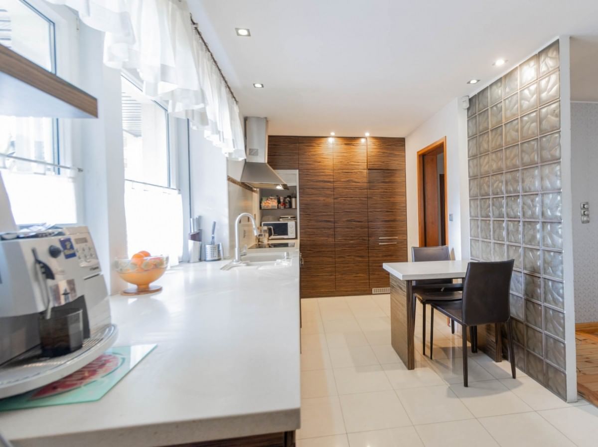 Lokal użytkowy  pokojowe na Sprzedaż