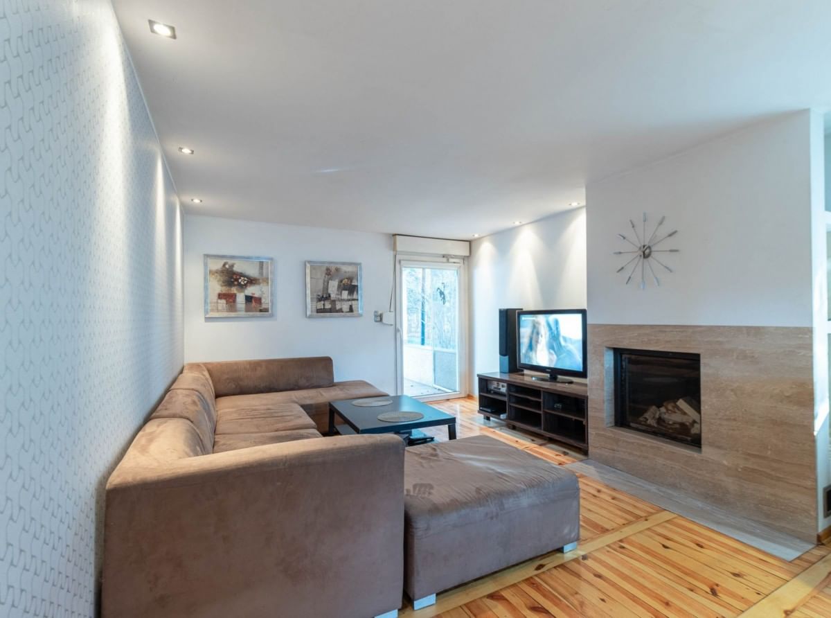 Lokal użytkowy  pokojowe na Sprzedaż