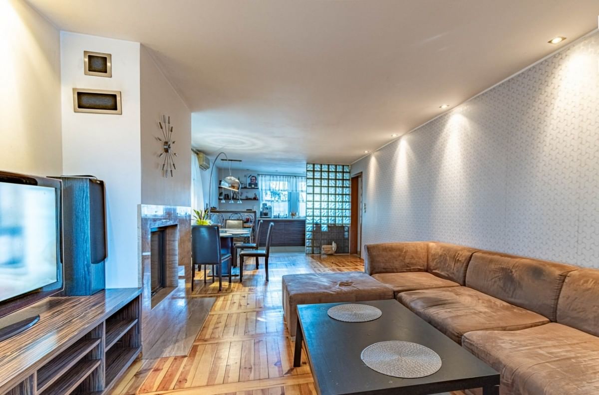 Lokal użytkowy  pokojowe na Sprzedaż