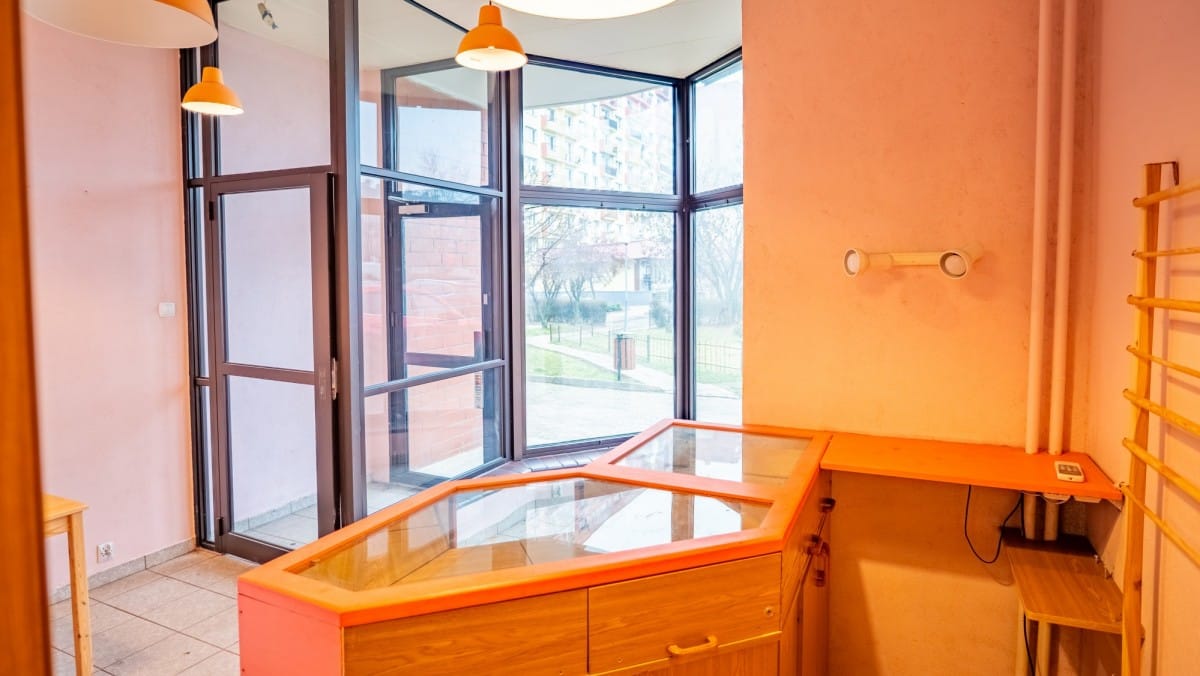 Lokal użytkowy  pokojowe na Sprzedaż