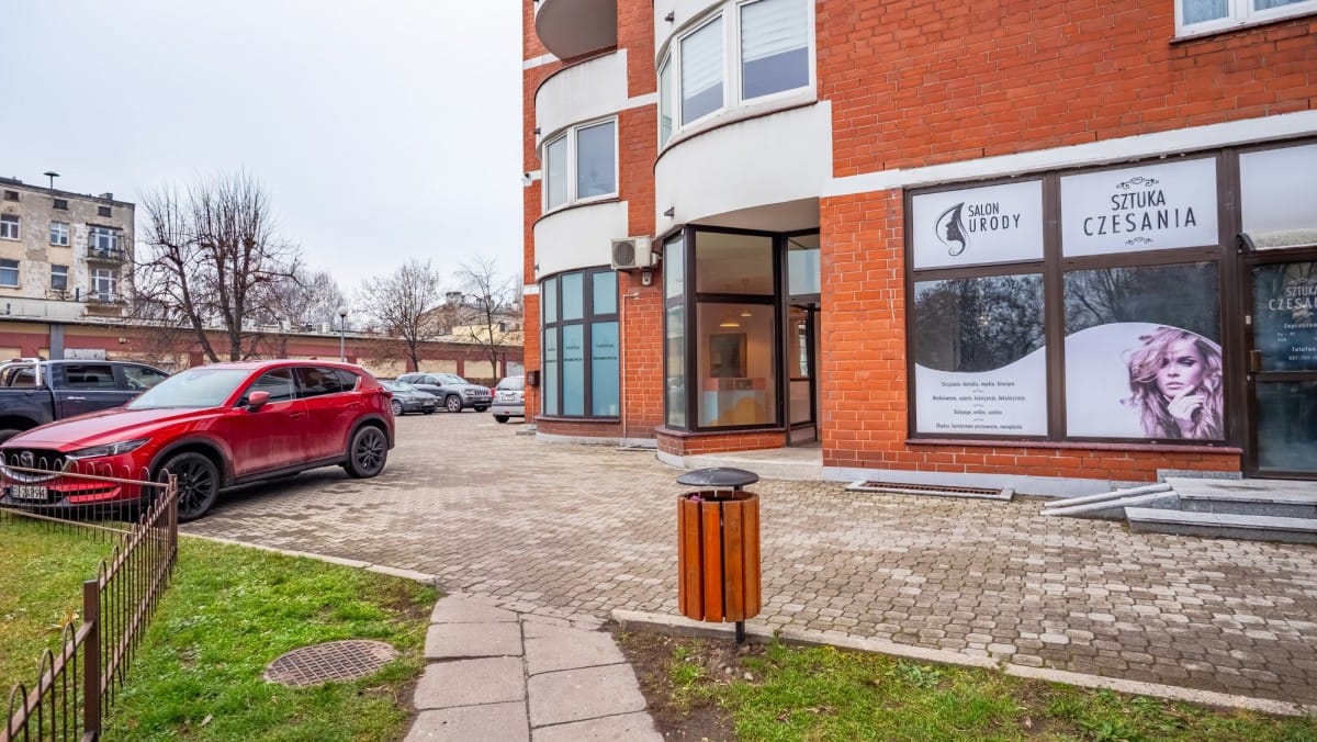 Lokal użytkowy  pokojowe na Sprzedaż