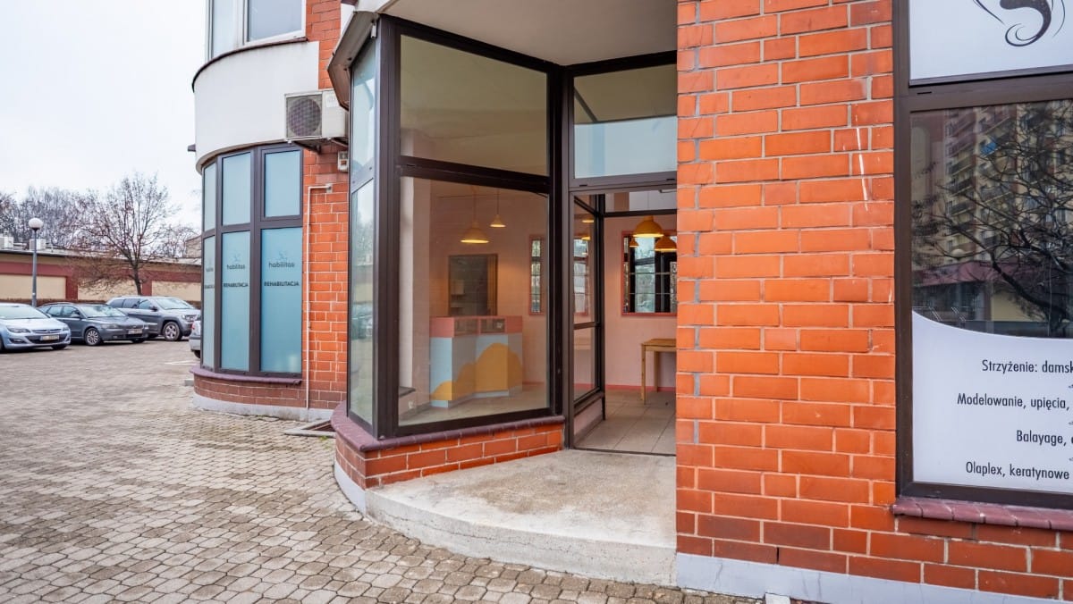 Lokal użytkowy  pokojowe na Sprzedaż