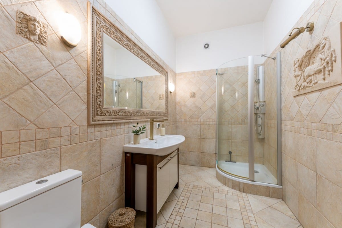 Dom 5 pokojowe na Sprzedaż