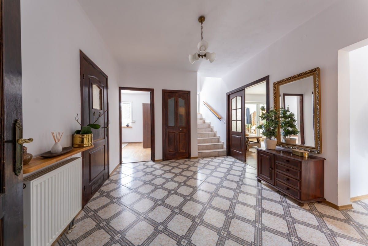 Dom 5 pokojowe na Sprzedaż