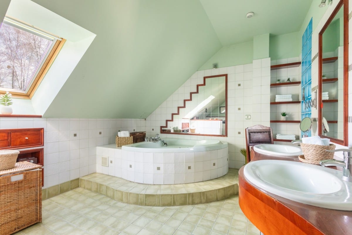 Dom 6 pokojowe na Sprzedaż