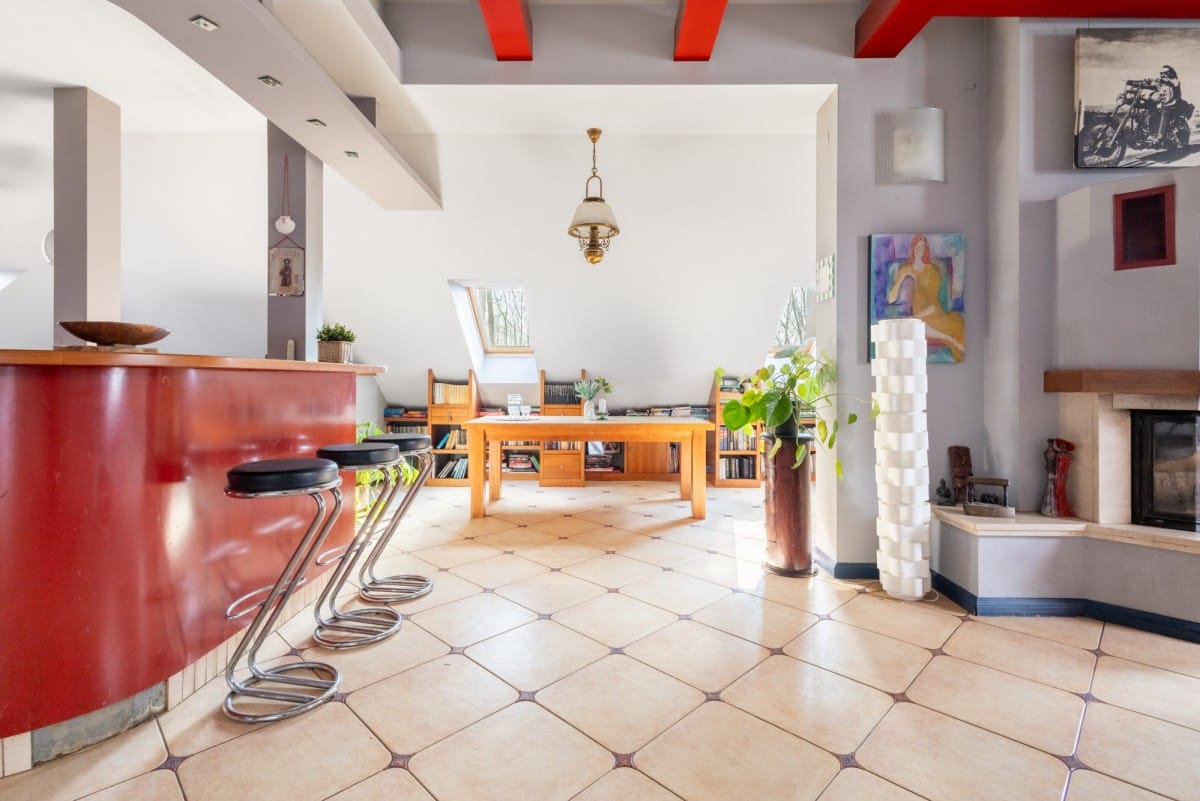 Dom 6 pokojowe na Sprzedaż