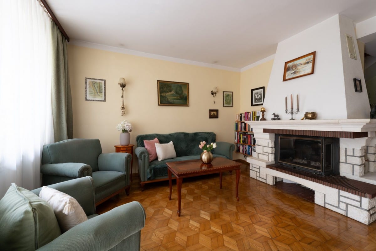 Dom 7 pokojowe na Sprzedaż