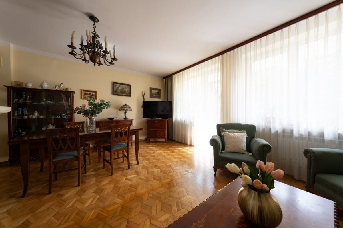 Dom 7 pokojowe na Sprzedaż