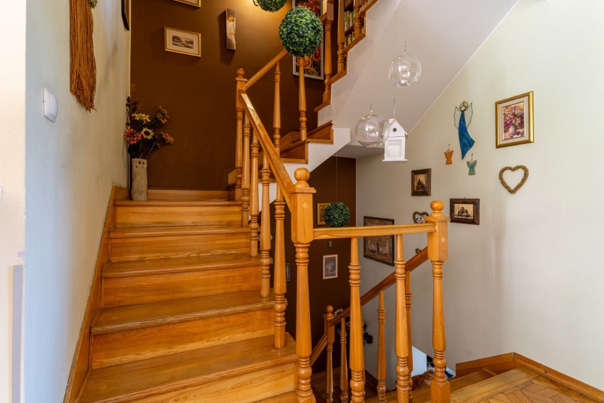 Dom 7 pokojowe na Sprzedaż