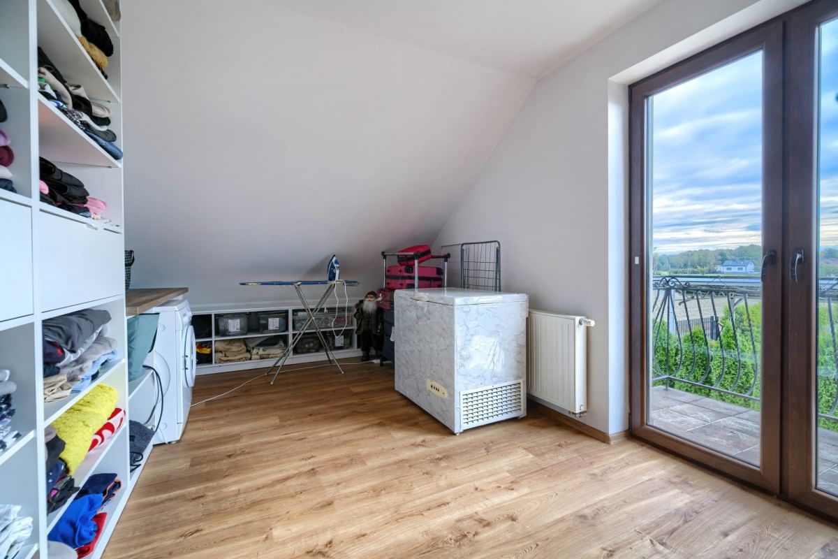 Dom 7 pokojowe na Sprzedaż