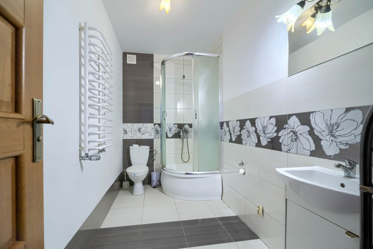 Dom 7 pokojowe na Sprzedaż