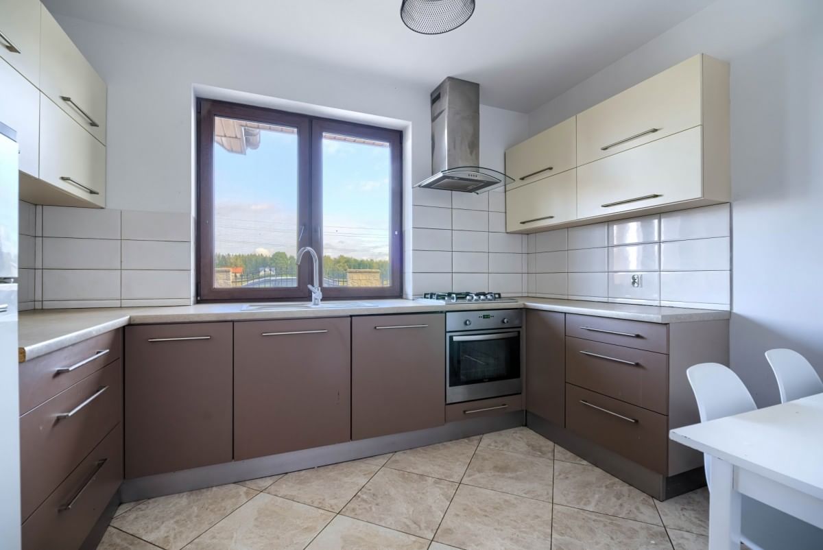 Dom 7 pokojowe na Sprzedaż