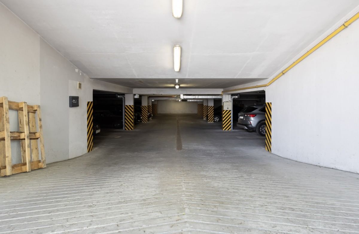 Mieszkanie 6 pokojowe na Sprzedaż