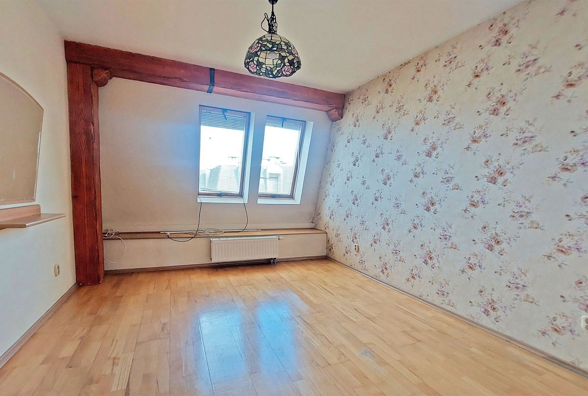 Mieszkanie 5 pokojowe na Sprzedaż