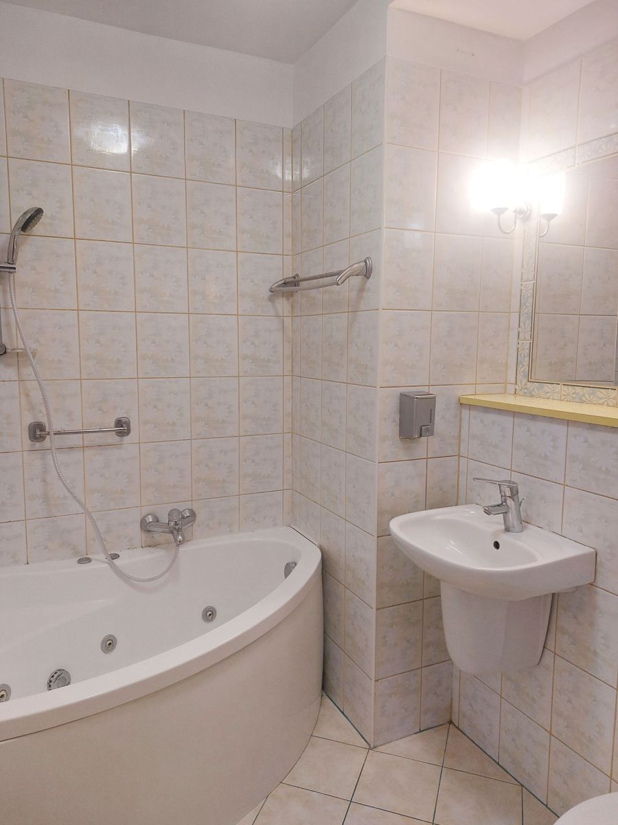 Mieszkanie 5 pokojowe na Sprzedaż