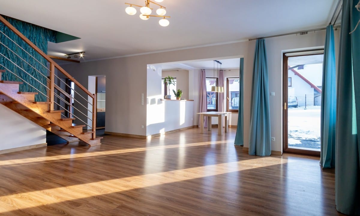 Dom 5 pokojowe na Sprzedaż