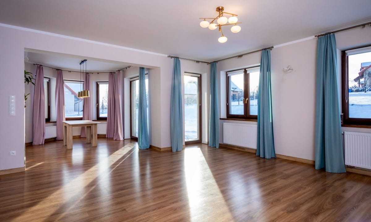 Dom 5 pokojowe na Sprzedaż