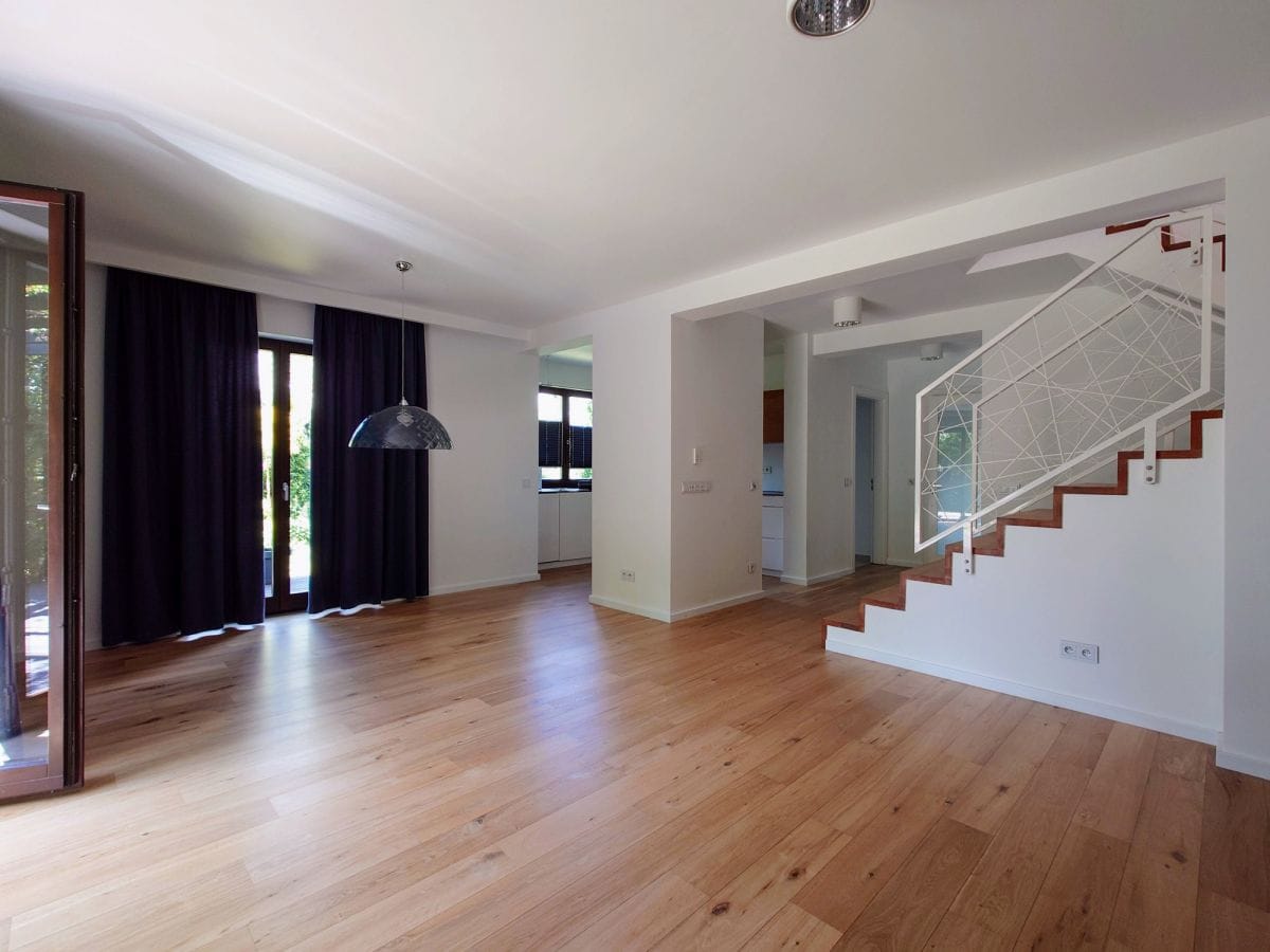 Dom 5 pokojowe na Sprzedaż