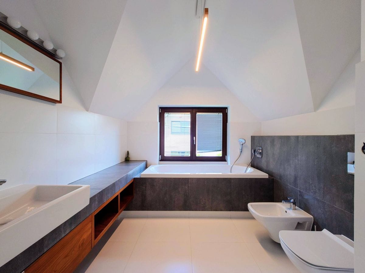 Dom 5 pokojowe na Sprzedaż