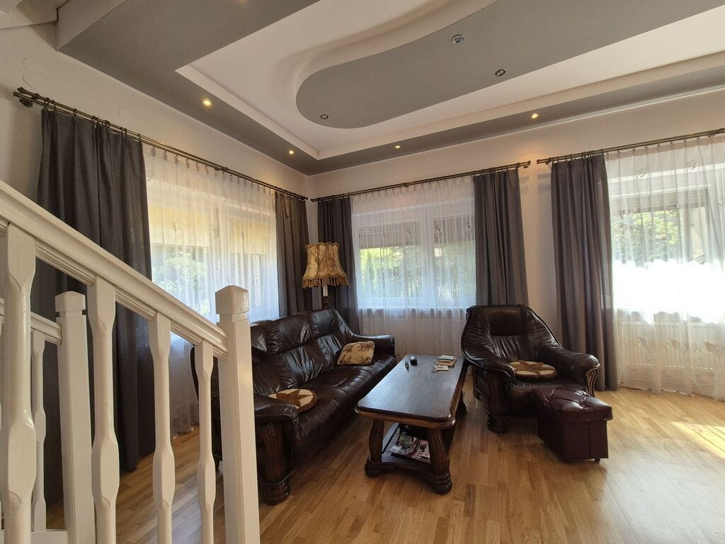 Dom 6 pokojowe na Sprzedaż