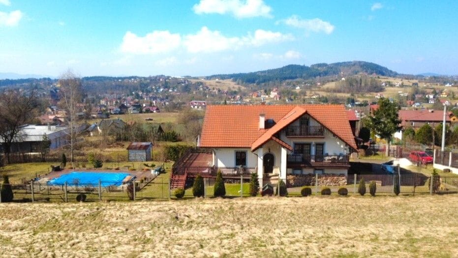 Dom 9 pokojowe na Sprzedaż
