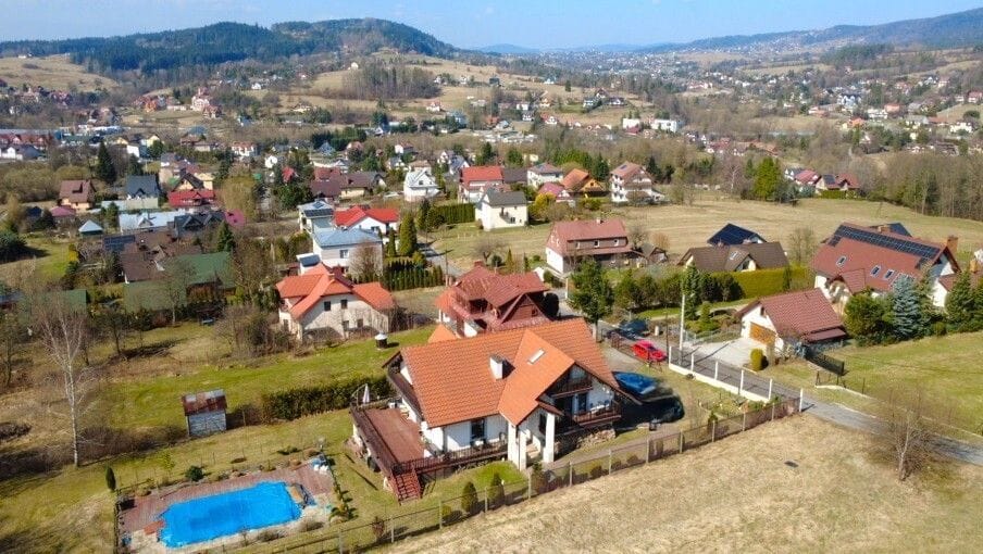 Dom 9 pokojowe na Sprzedaż