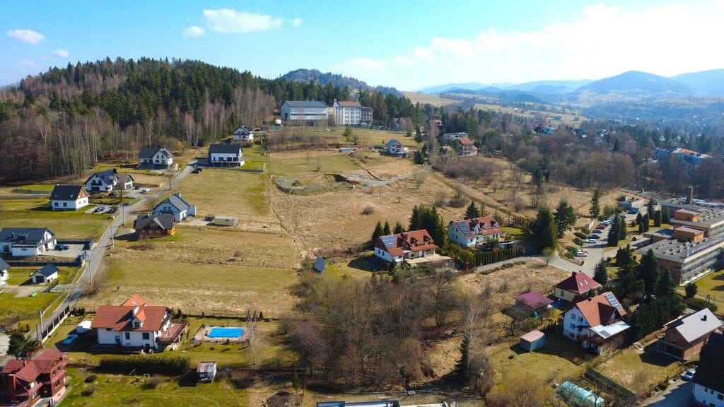 Dom 9 pokojowe na Sprzedaż