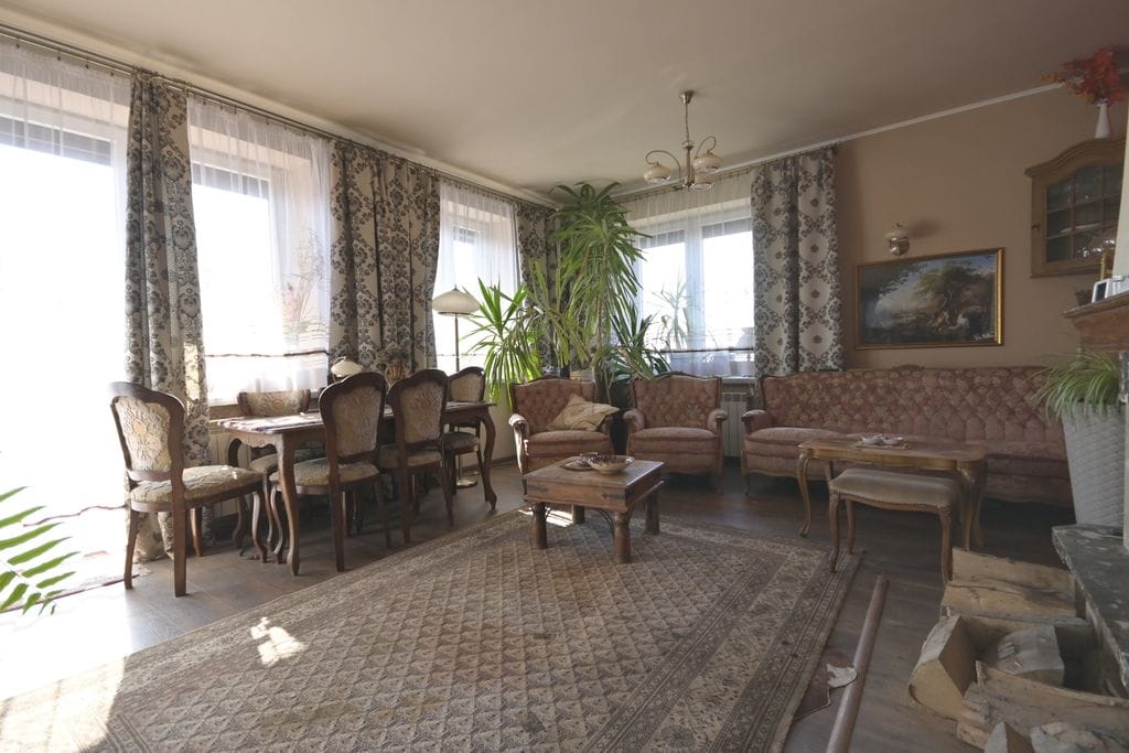 Dom 9 pokojowe na Sprzedaż