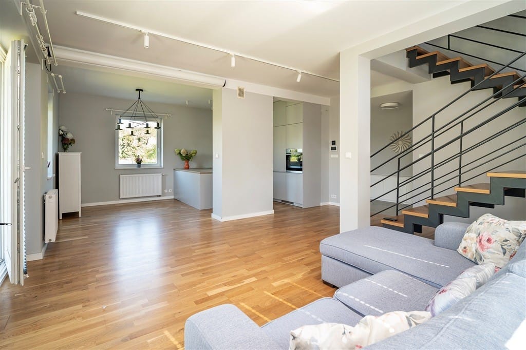 Dom 5 pokojowe na Sprzedaż