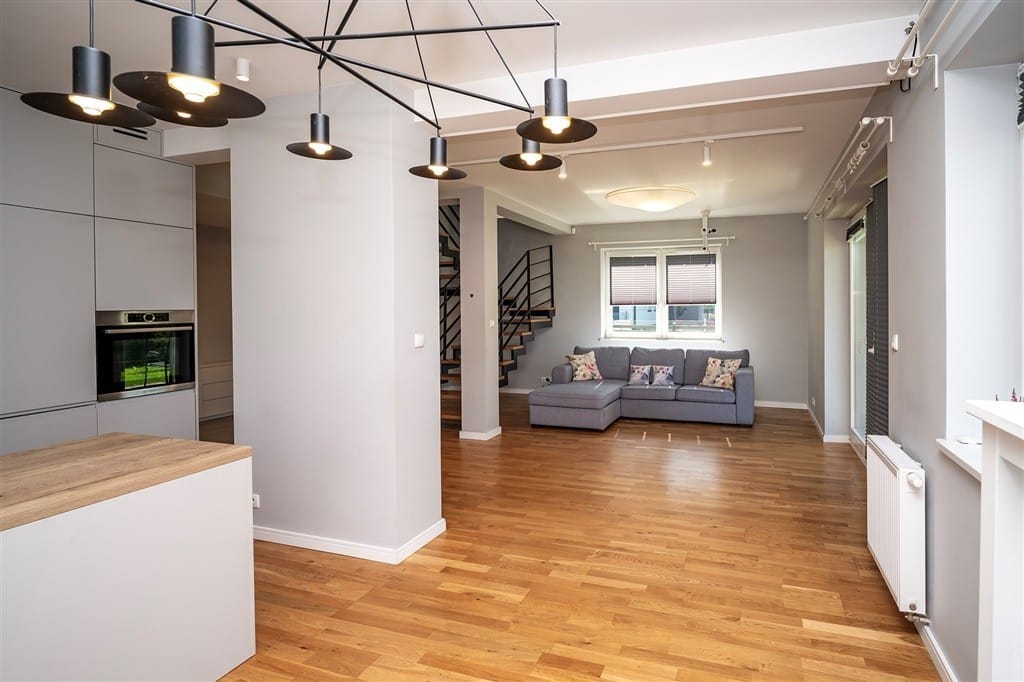 Dom 5 pokojowe na Sprzedaż