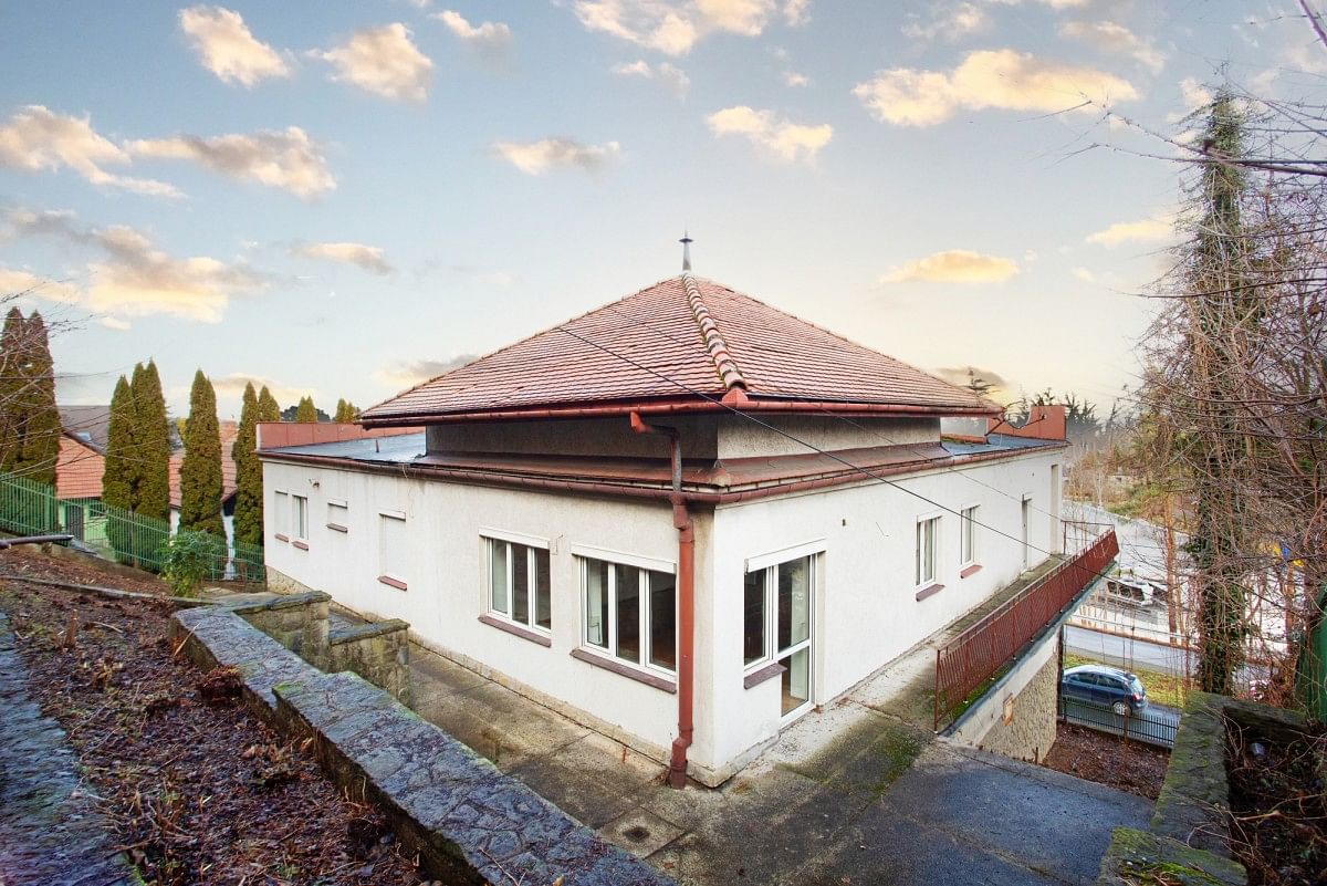 Dom 6 pokojowe na Sprzedaż