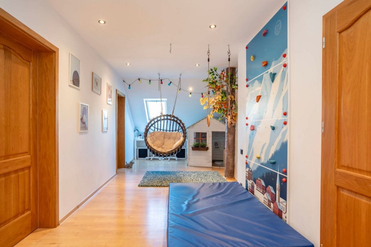 Dom 7 pokojowe na Sprzedaż