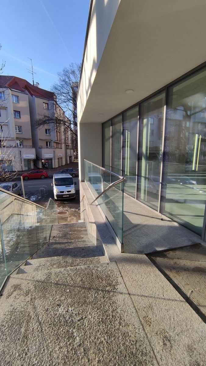 Lokal użytkowy  pokojowe na Sprzedaż