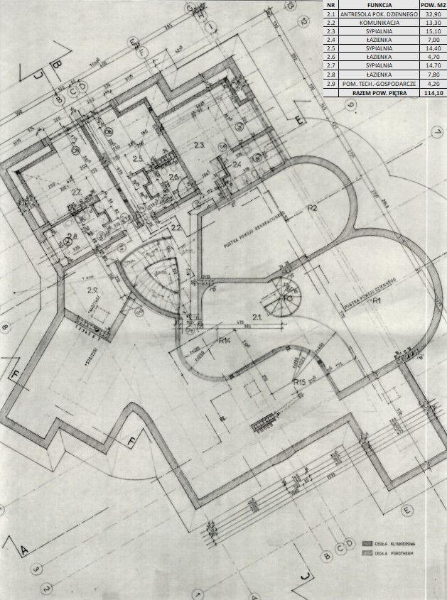 Dom 11 pokojowe na Sprzedaż