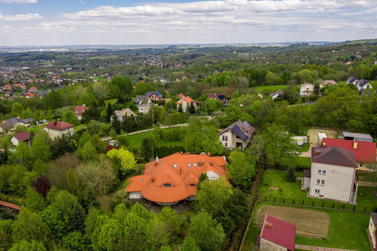 Dom 11 pokojowe na Sprzedaż