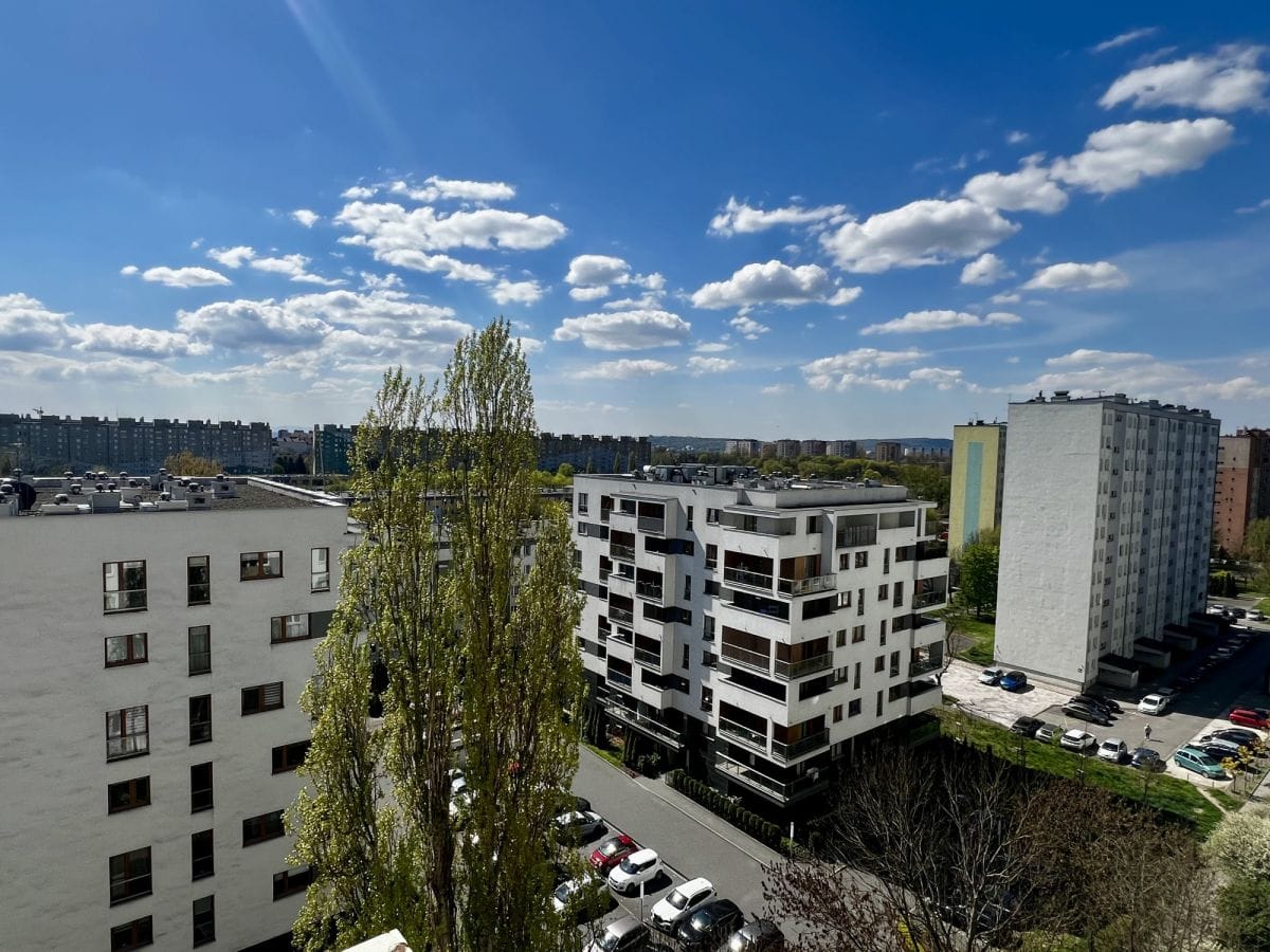 Mieszkanie 4 pokojowe na Sprzedaż