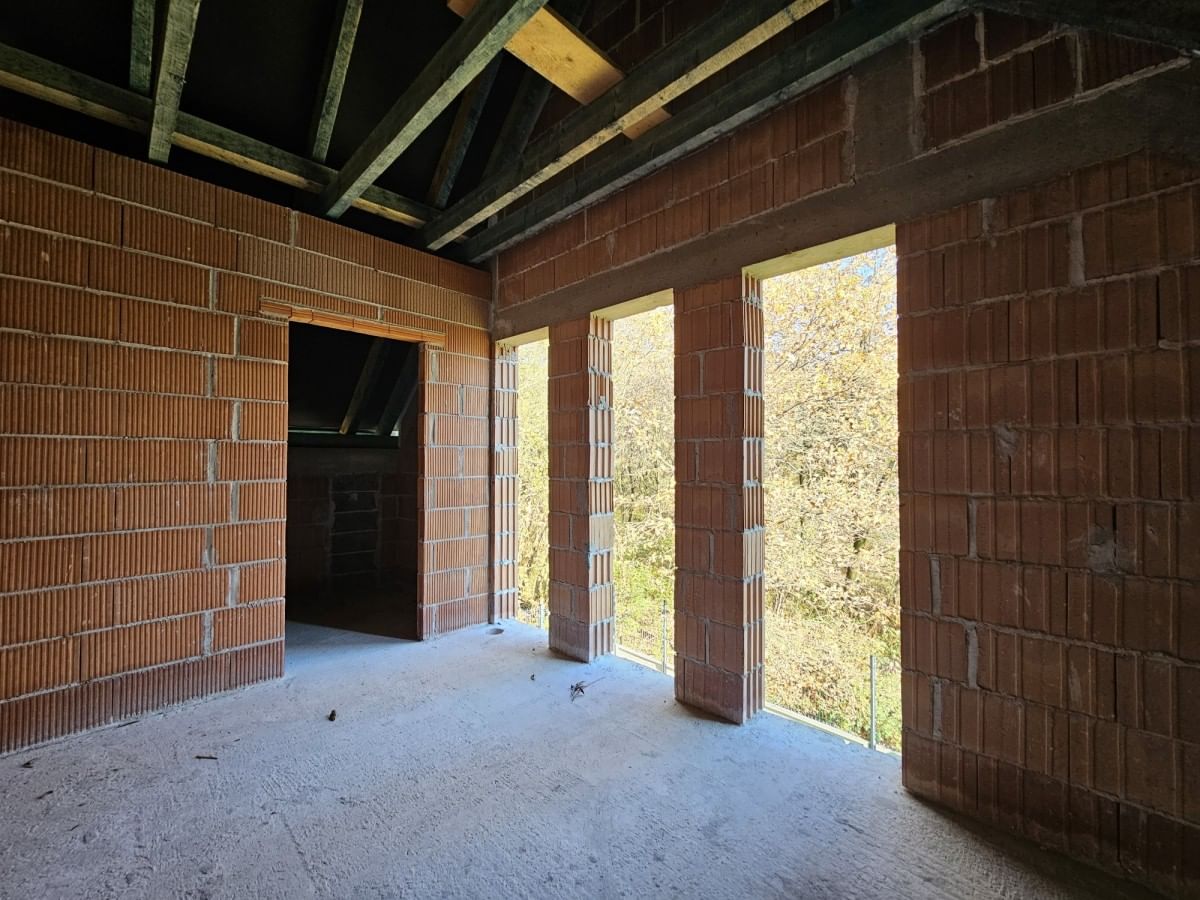 Dom 5 pokojowe na Sprzedaż