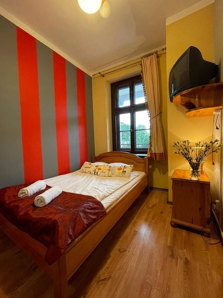 Dom 30 pokojowe na Sprzedaż