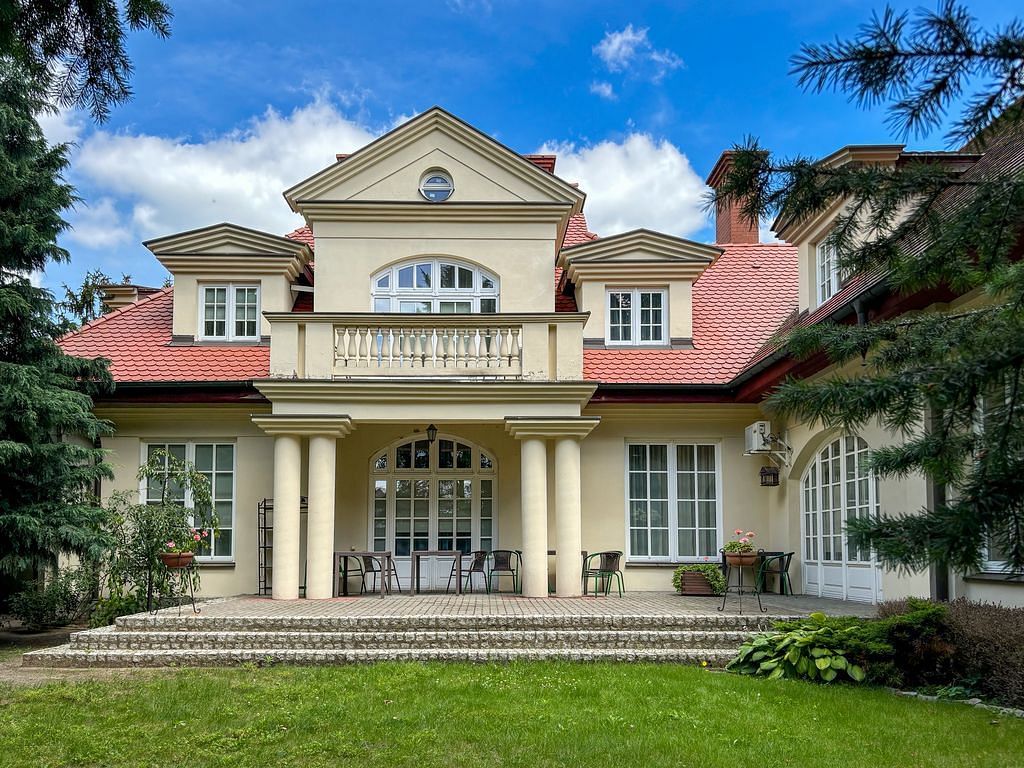 Dom 30 pokojowe na Sprzedaż