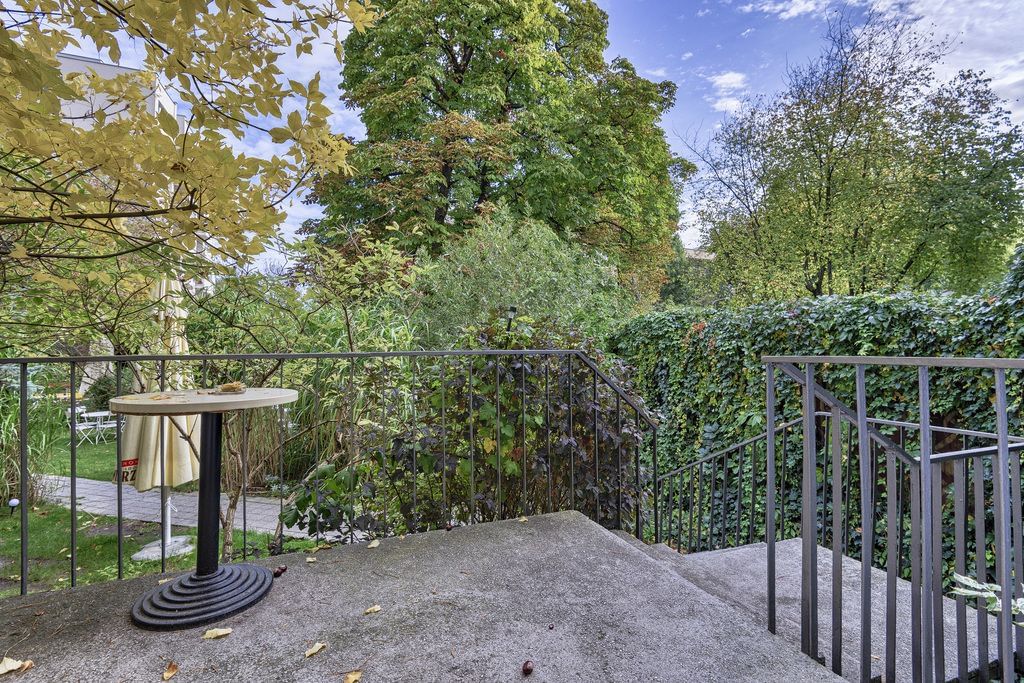 Dom 20 pokojowe na Sprzedaż