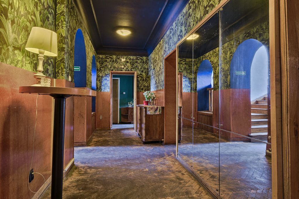 Dom 20 pokojowe na Sprzedaż